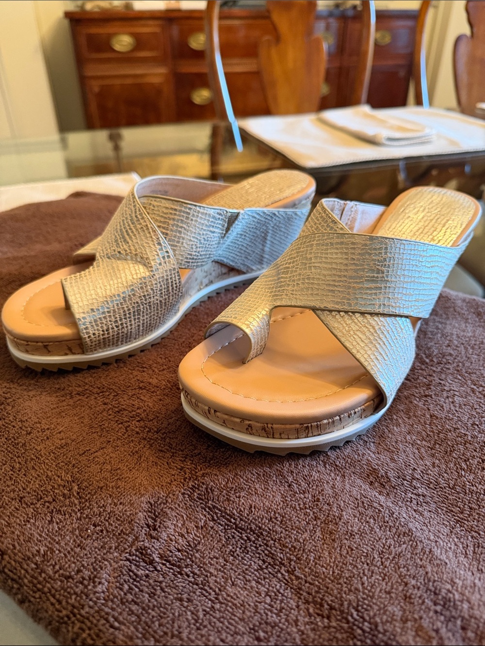 Donald J. Pliner Metallic Gold Crisscross Toe-Ring Slide Mules - size 7.5
